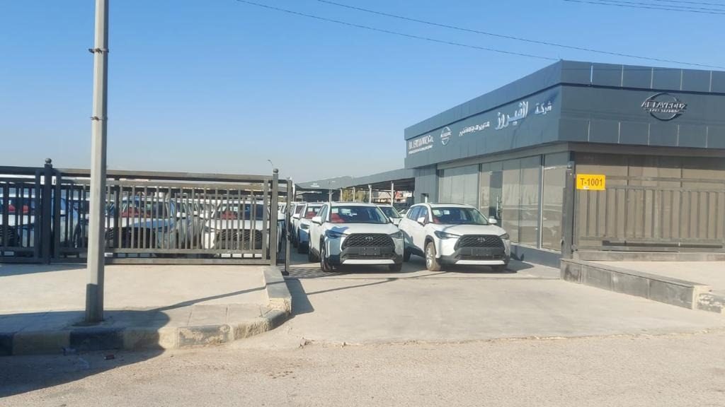 Vehicles at the free-zone gate
