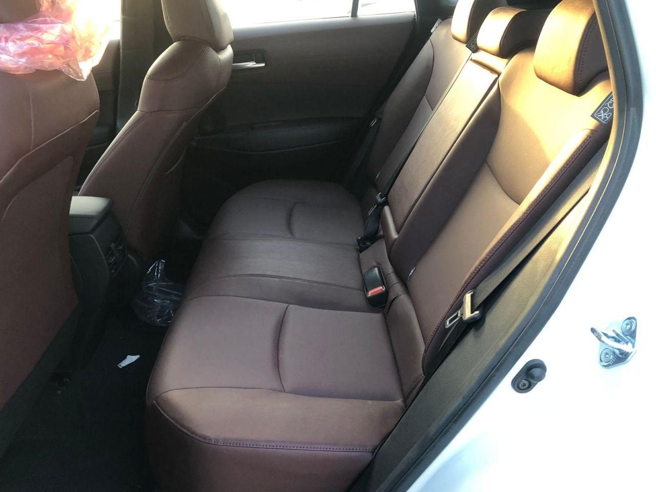 Corolla Cross Hybrid — photo 6